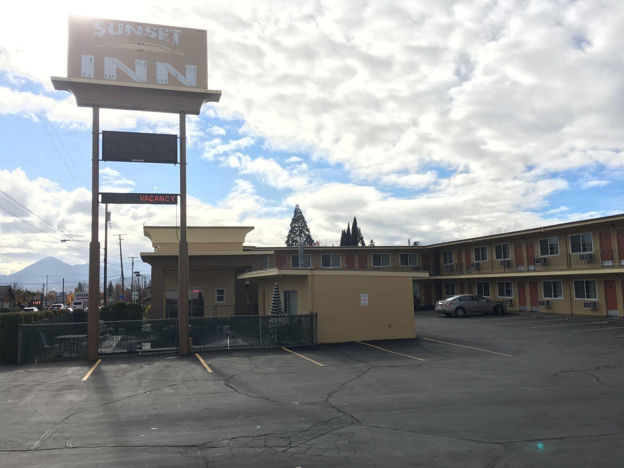 Sunset Inn Grants Pass Ngoại thất bức ảnh